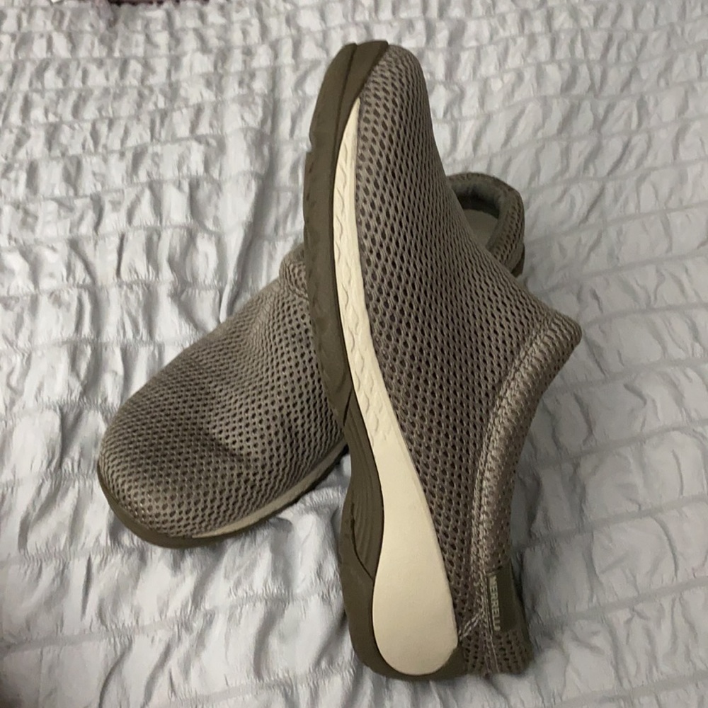 Merrill Tan Women’s Comfort Slip On Size 8 New